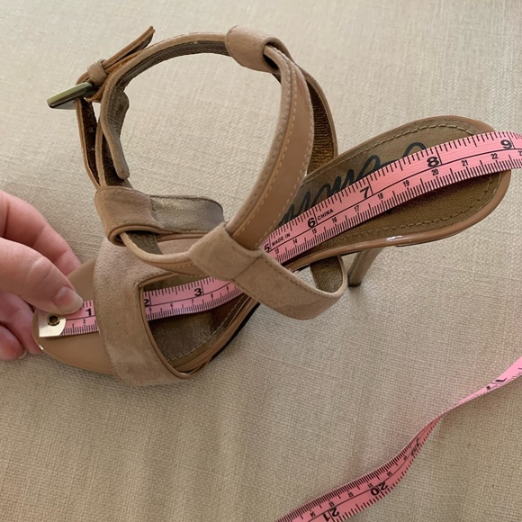 Lanvin Beige T-Bar Sandals - Picture 9 of 10